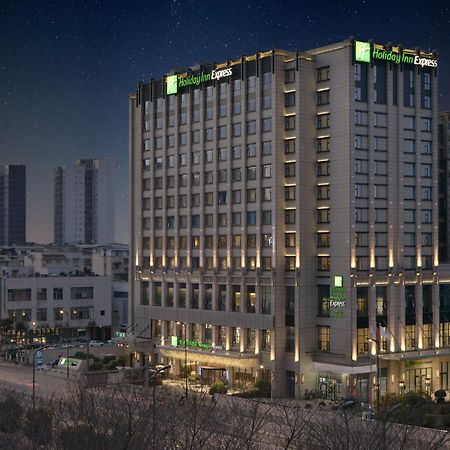 Holiday Inn Express Chengdu Huanhuaxi By Ihg-Near Jinsha Site Musem,Near Wuhou Temple Museum,Welcome Drinks,Free Gym,Free Self-Service Laundry Buitenkant foto