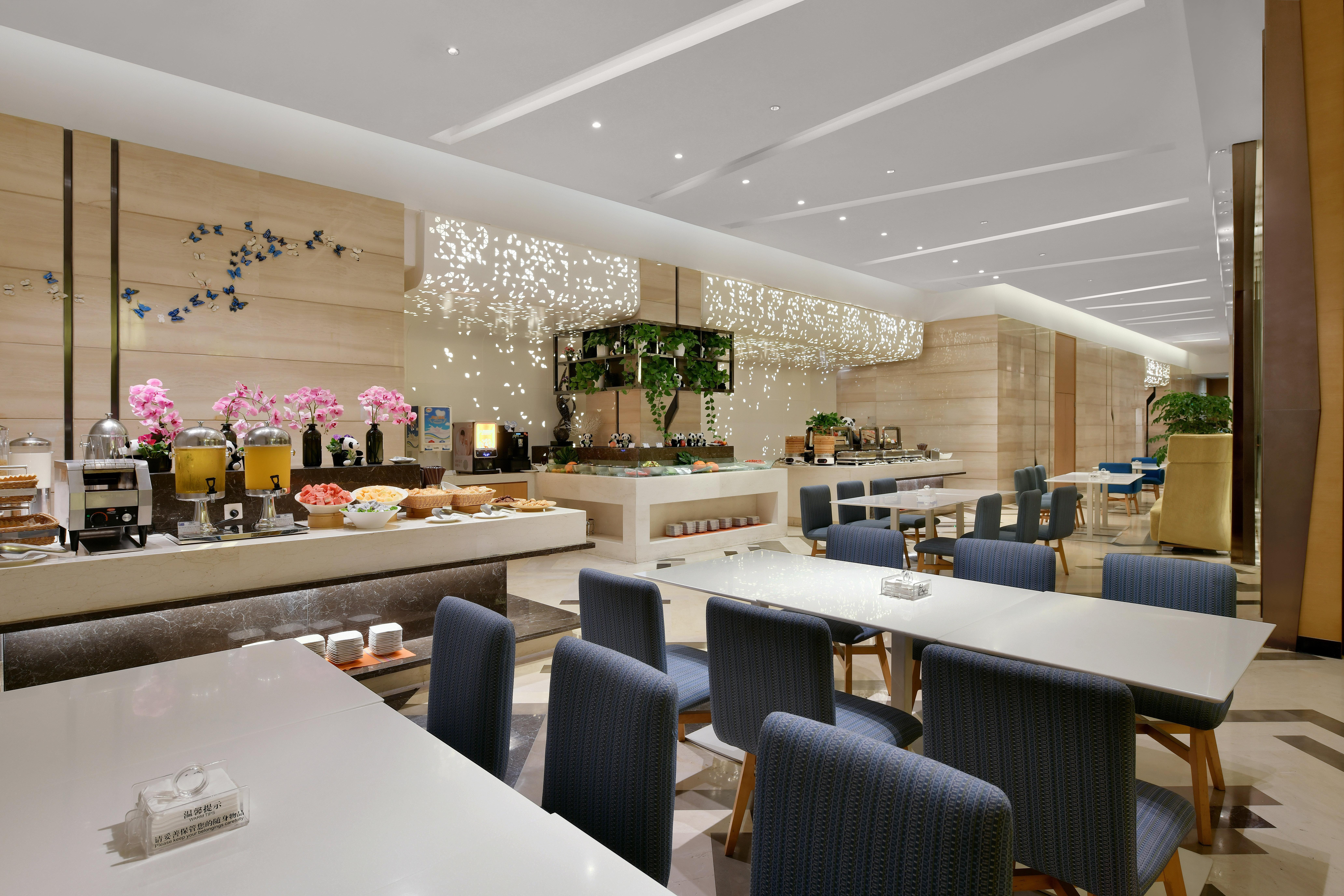 Holiday Inn Express Chengdu Huanhuaxi By Ihg-Near Jinsha Site Musem,Near Wuhou Temple Museum,Welcome Drinks,Free Gym,Free Self-Service Laundry Buitenkant foto