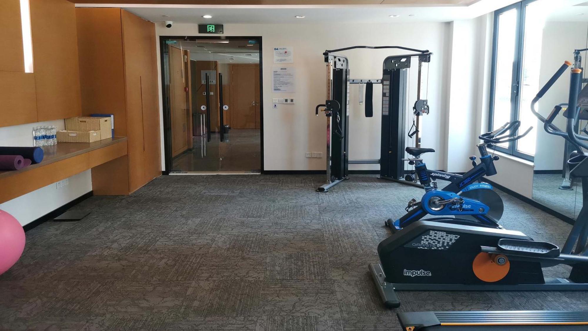 Holiday Inn Express Chengdu Huanhuaxi By Ihg-Near Jinsha Site Musem,Near Wuhou Temple Museum,Welcome Drinks,Free Gym,Free Self-Service Laundry Buitenkant foto
