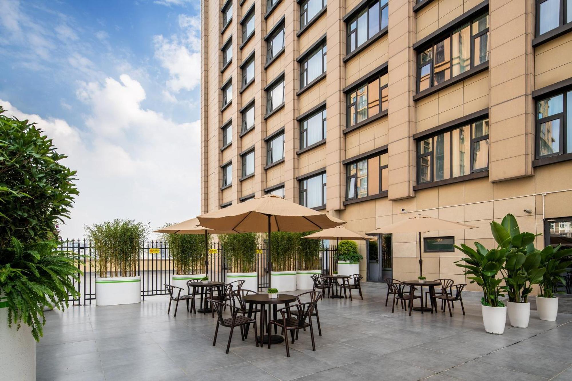 Holiday Inn Express Chengdu Huanhuaxi By Ihg-Near Jinsha Site Musem,Near Wuhou Temple Museum,Welcome Drinks,Free Gym,Free Self-Service Laundry Buitenkant foto