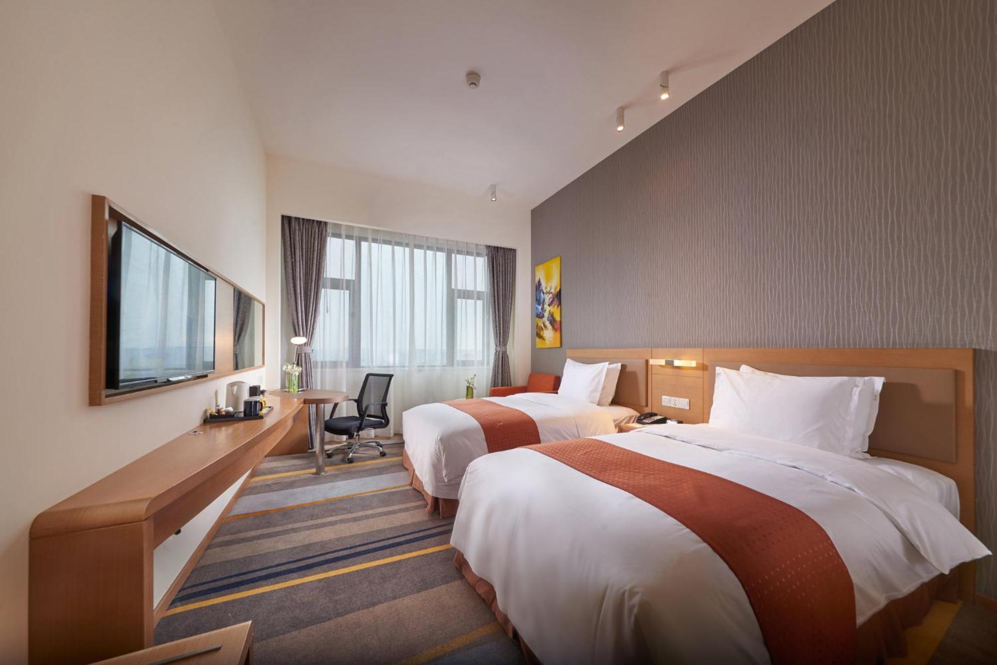 Holiday Inn Express Chengdu Huanhuaxi By Ihg-Near Jinsha Site Musem,Near Wuhou Temple Museum,Welcome Drinks,Free Gym,Free Self-Service Laundry Buitenkant foto