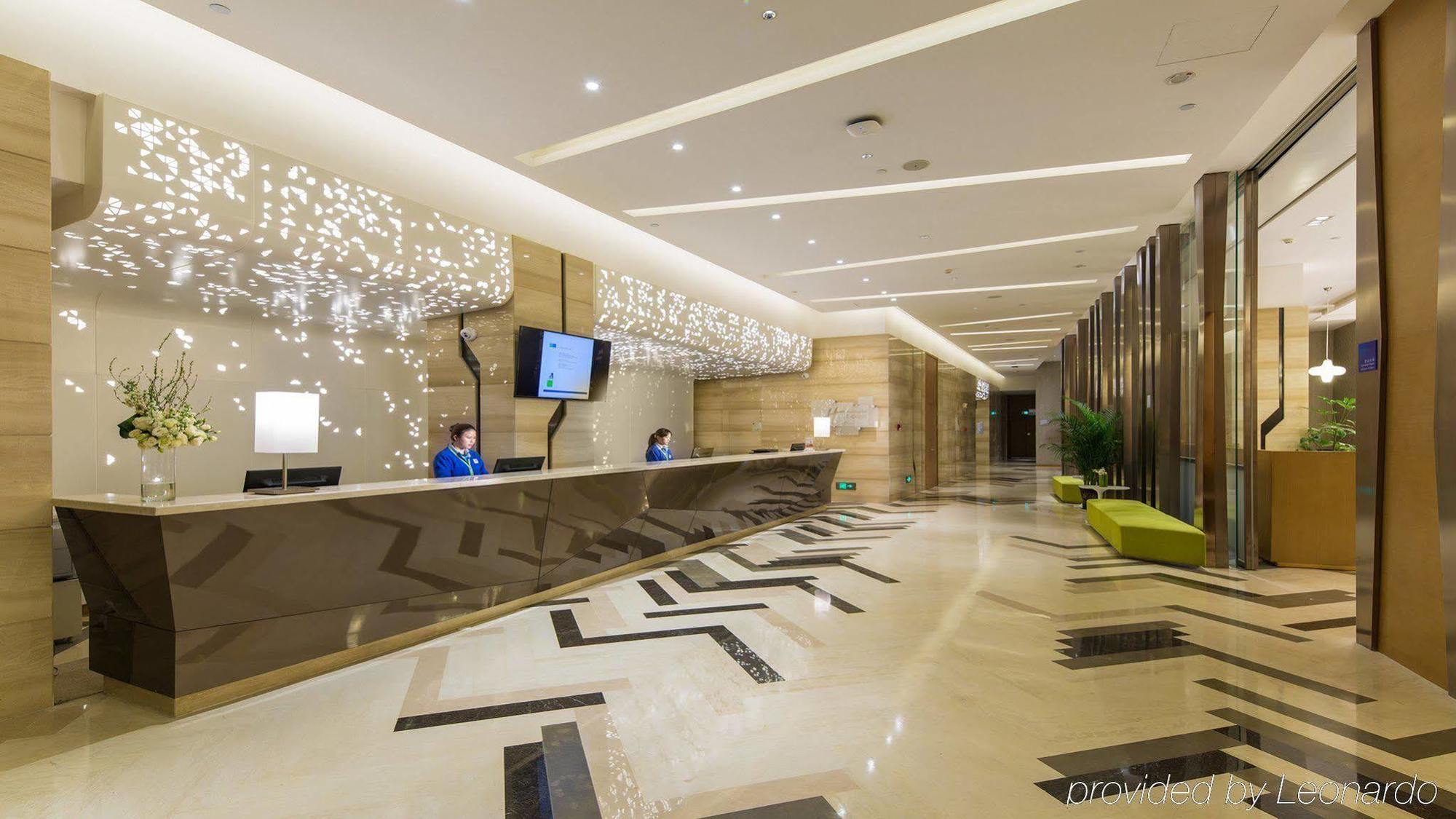 Holiday Inn Express Chengdu Huanhuaxi By Ihg-Near Jinsha Site Musem,Near Wuhou Temple Museum,Welcome Drinks,Free Gym,Free Self-Service Laundry Buitenkant foto