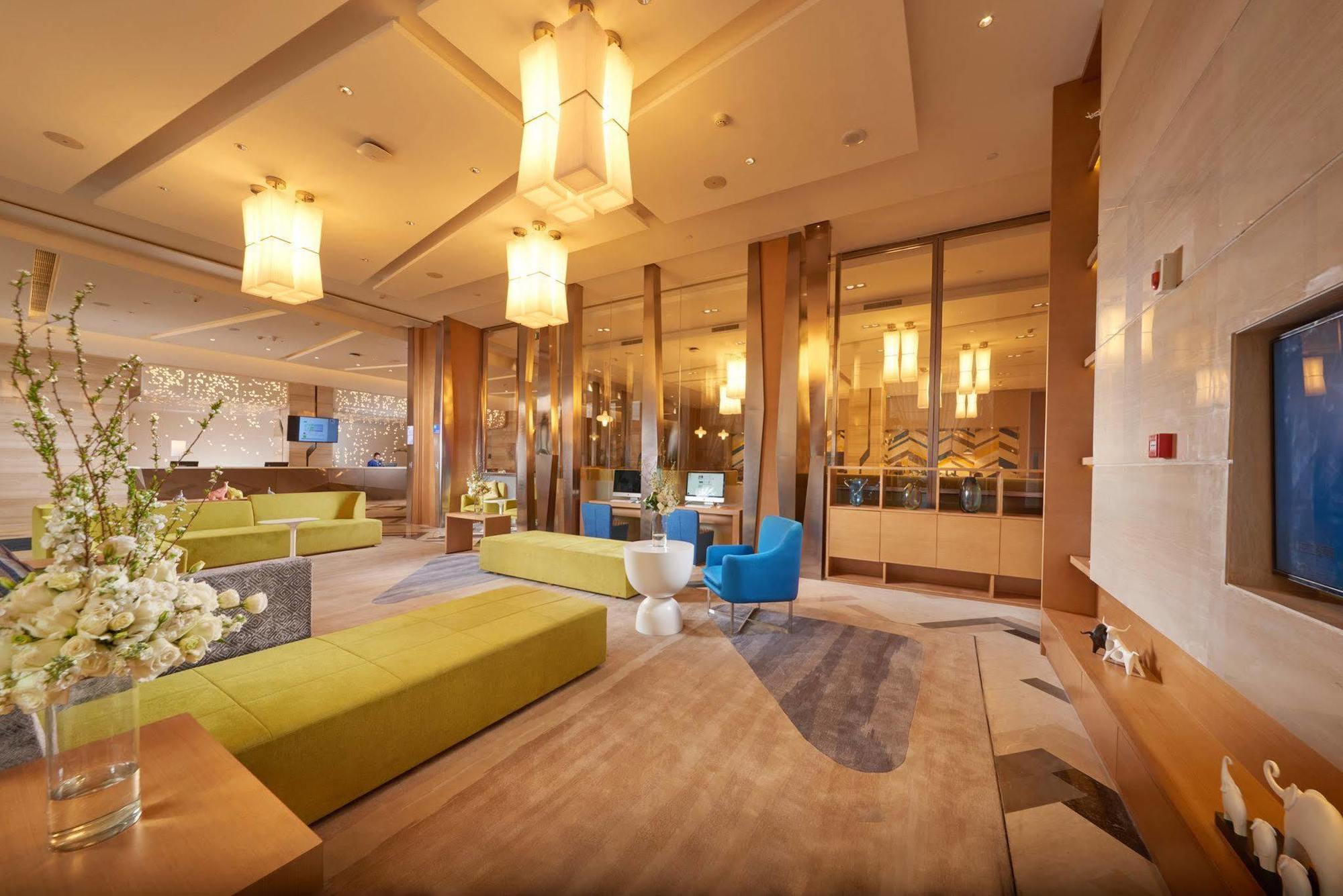 Holiday Inn Express Chengdu Huanhuaxi By Ihg-Near Jinsha Site Musem,Near Wuhou Temple Museum,Welcome Drinks,Free Gym,Free Self-Service Laundry Buitenkant foto